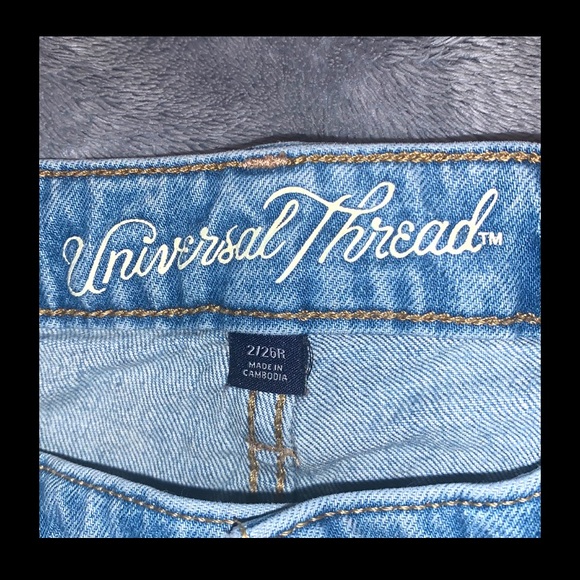 Universal Thread High Rise Shortie High Waisted Light Wash Jean Shorts Sz 2/26R - Picture 8 of 16